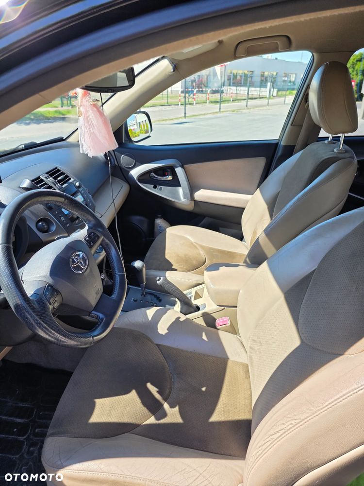 Toyota RAV4 - 12
