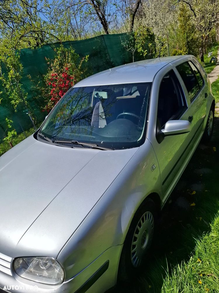 Volkswagen Golf - 3