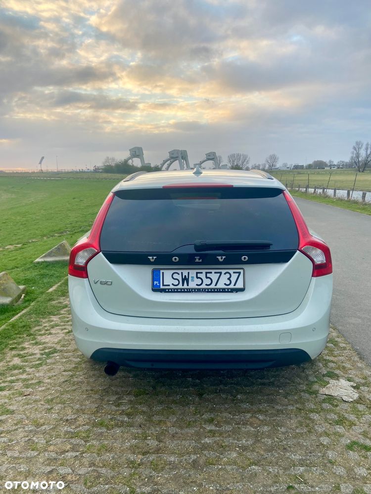 Volvo V60 D3 Momentum - 7
