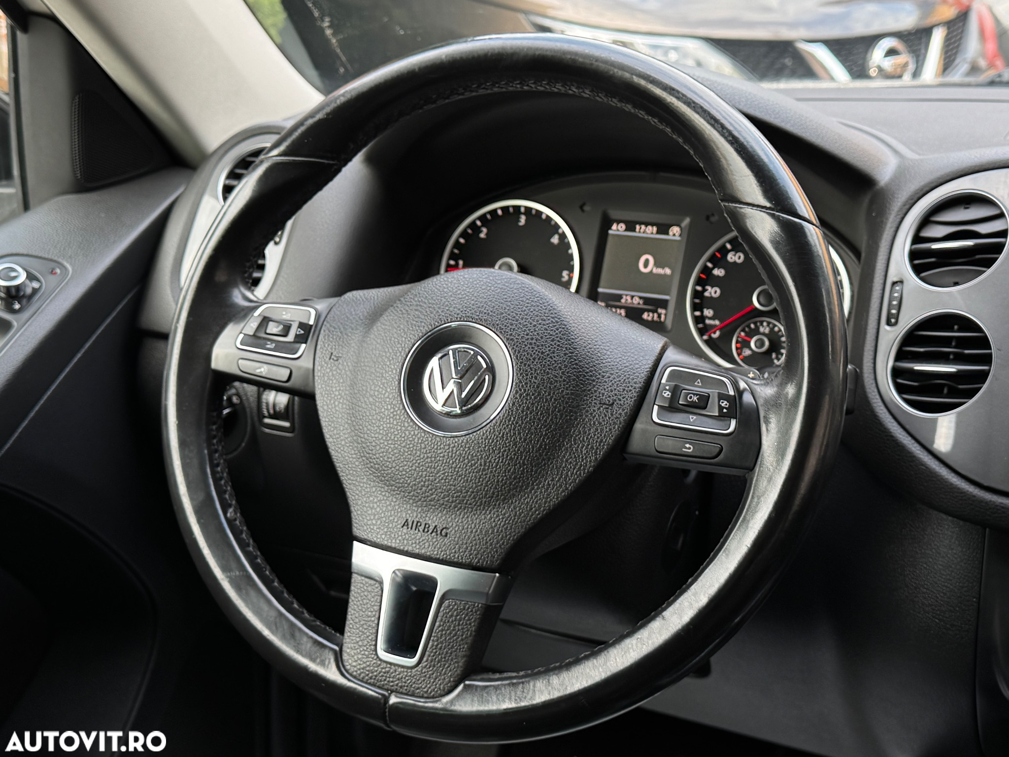 Volkswagen Tiguan 2.0 TDI DPF 4Motion BlueMotion Technology DSG Exclusive - 12