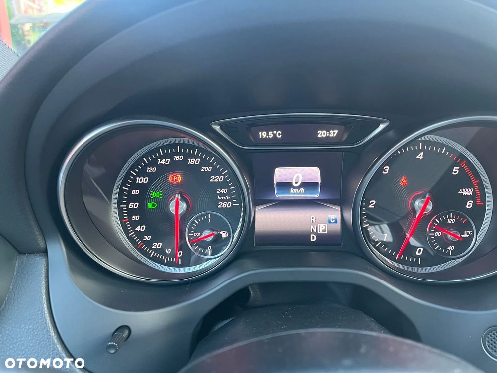 Mercedes-Benz GLA - 4