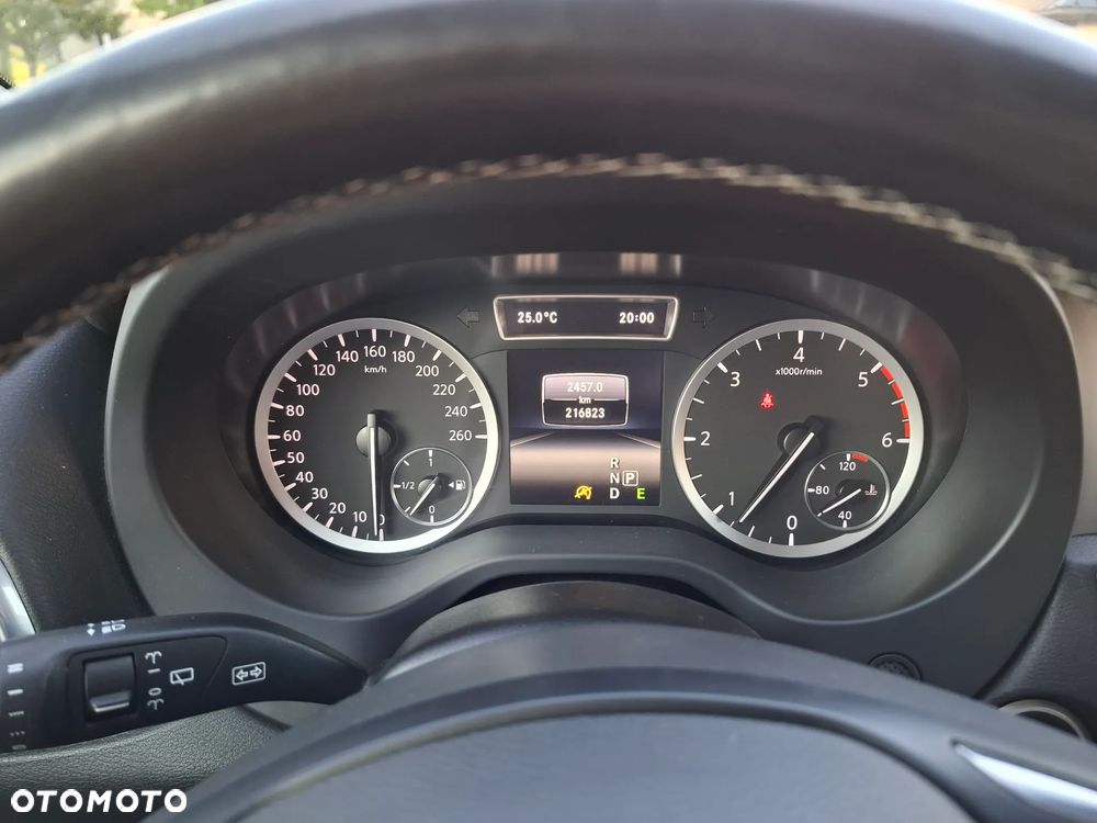 Infiniti Q30 2.2d Premium AWD 7DCT - 13