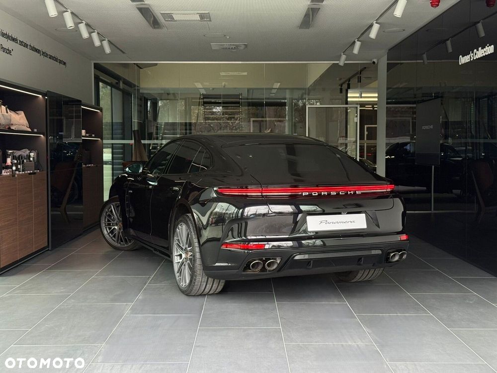 Porsche Panamera - 4