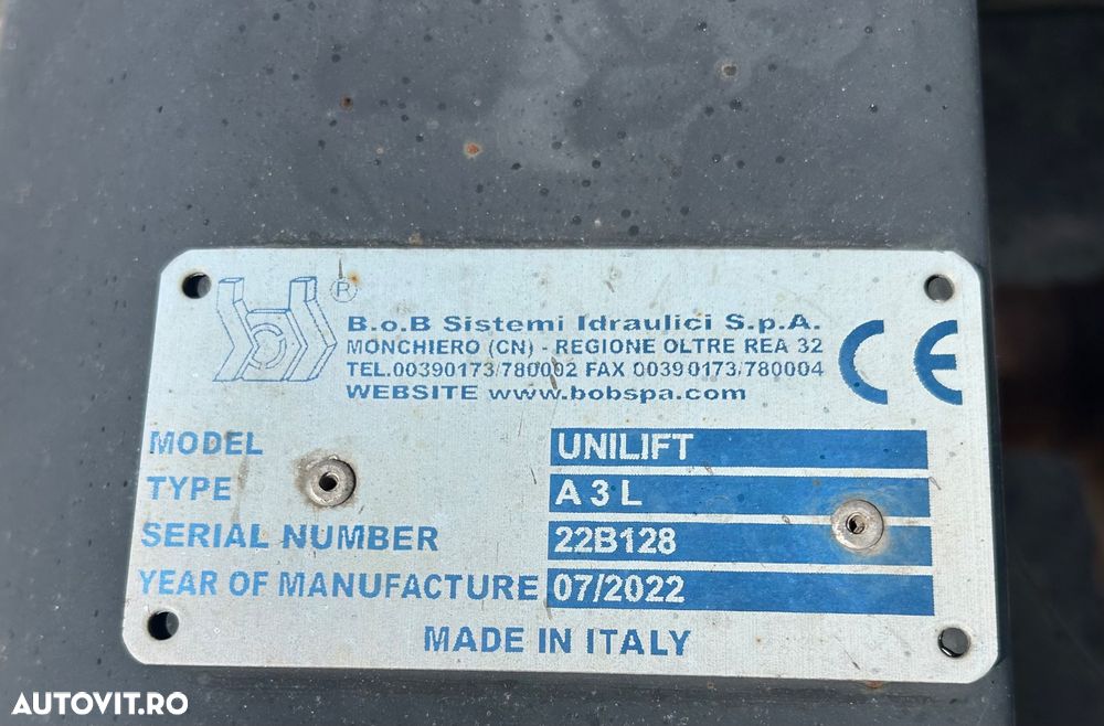 Iveco LIFT DE CONTAINER CU CARLIG 3.0 D - 28