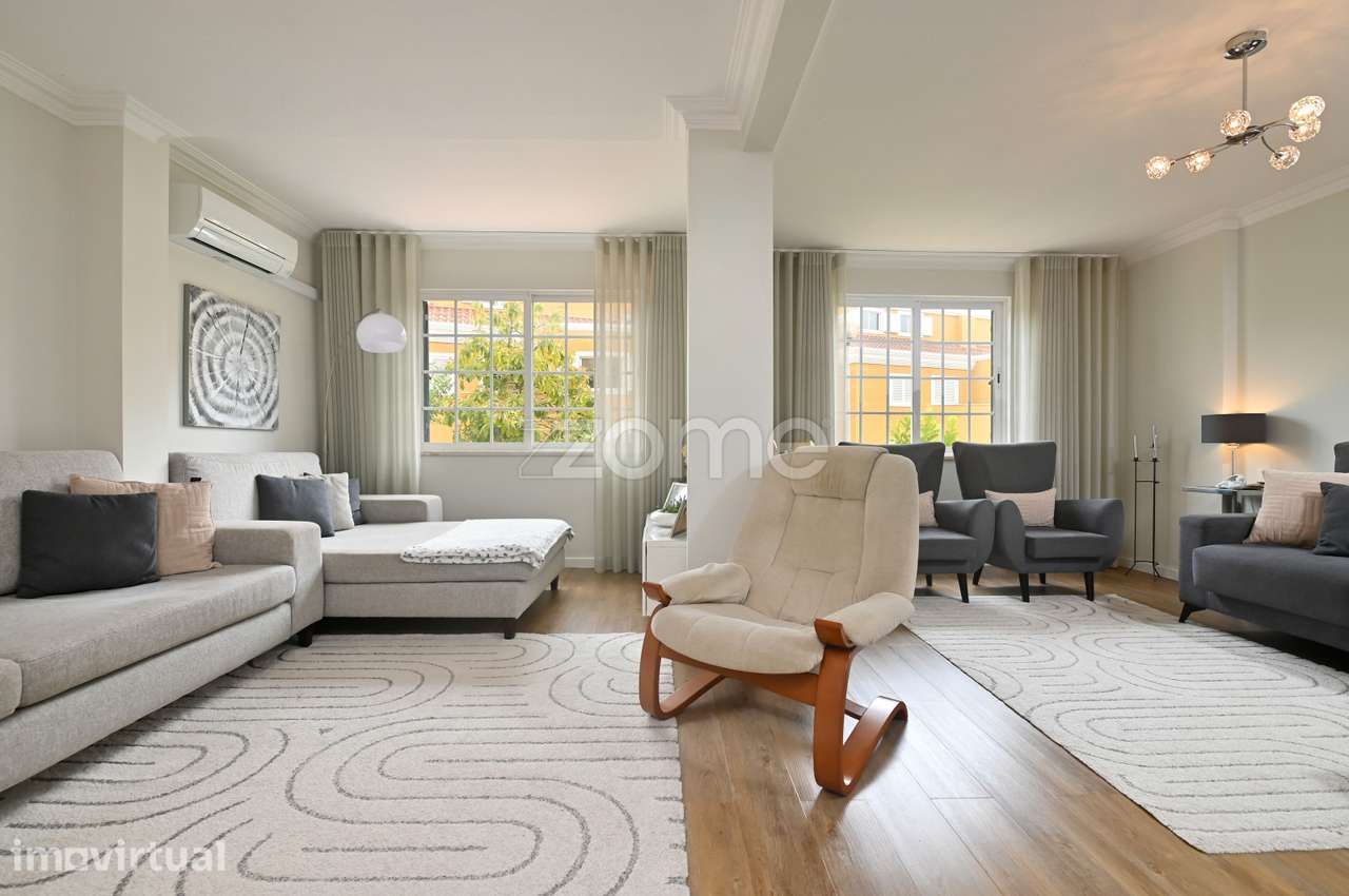 Moradia T3 + 1 remodelada, na Aldeia de Juso (Bairro Chesol) - Grande imagem: 4/43