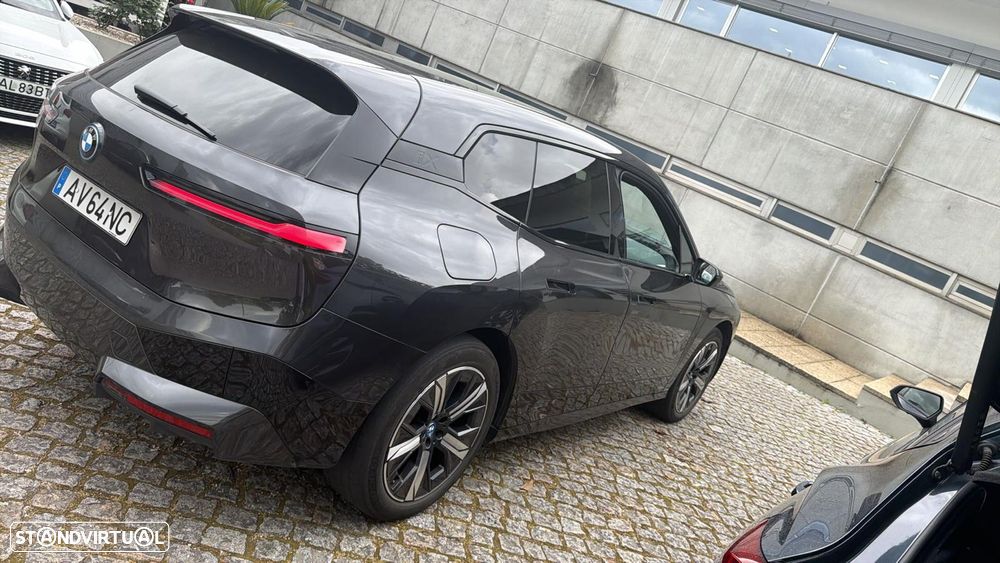 BMW iX xDrive 40 Pack Desportivo - 8