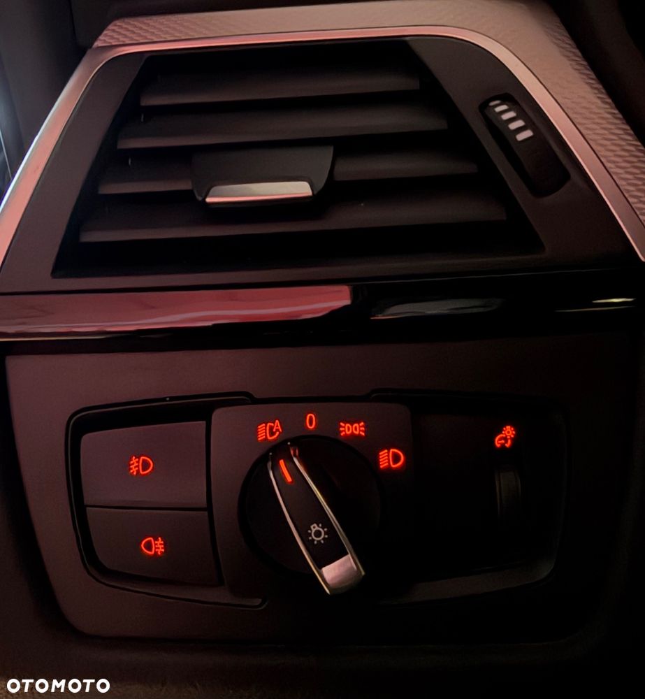 BMW Seria 3 320d xDrive M Sport sport - 16