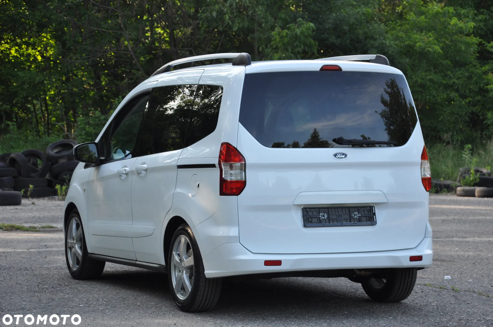 Ford Tourneo Courier - 14