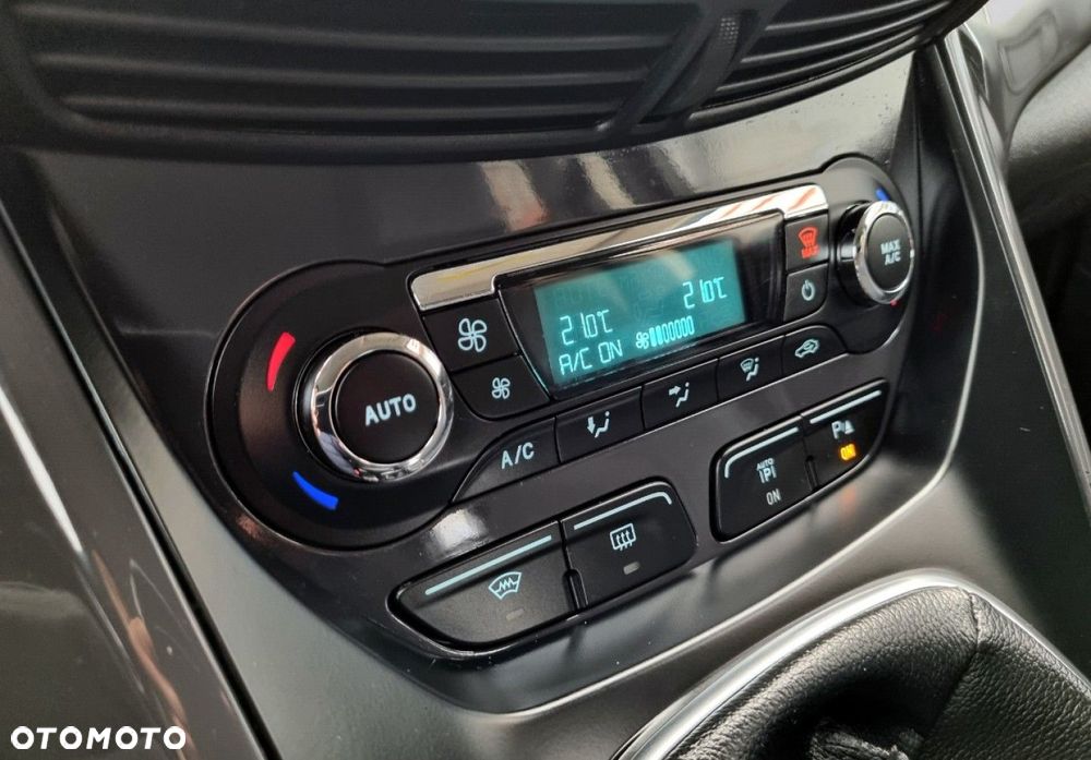 Ford Kuga - 34