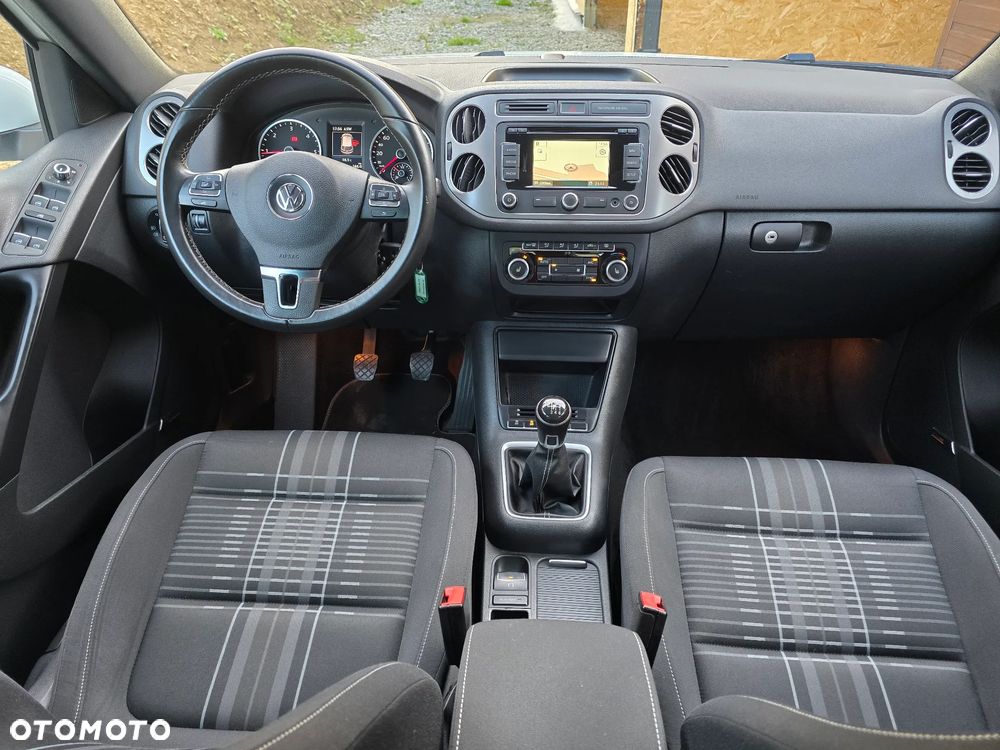 Volkswagen Tiguan 2.0 TDI DPF 4Motion BlueMotion Technology Lounge Sport & Style - 12