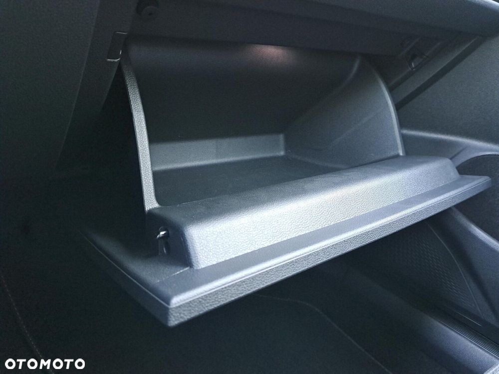 Volkswagen Golf - 36