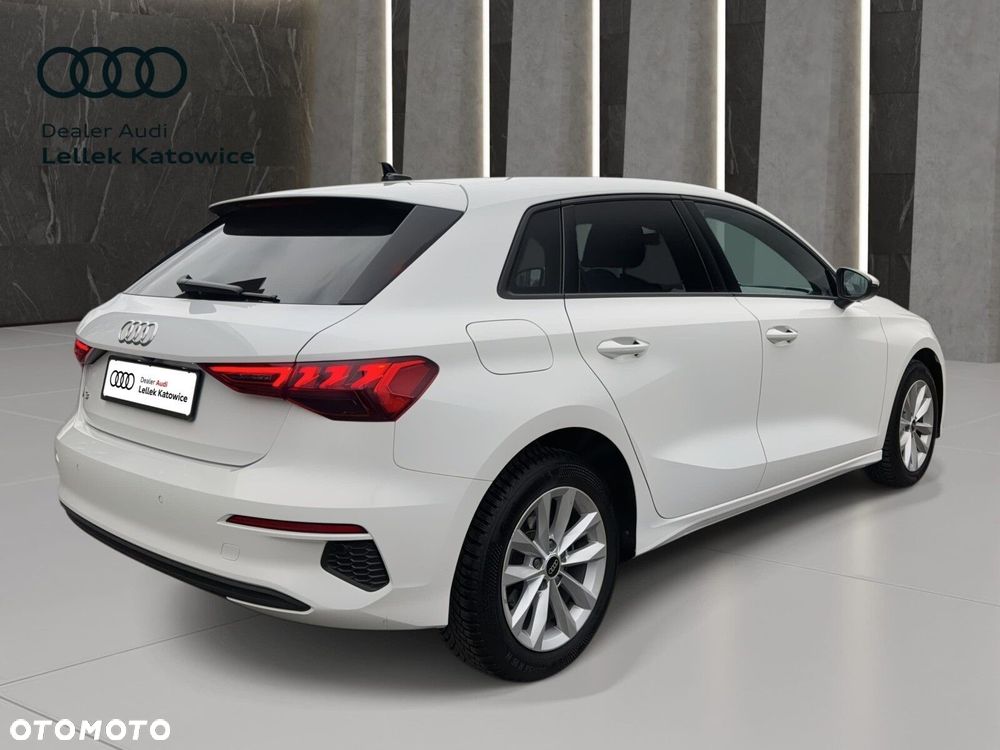 Audi A3 Sportback - 4