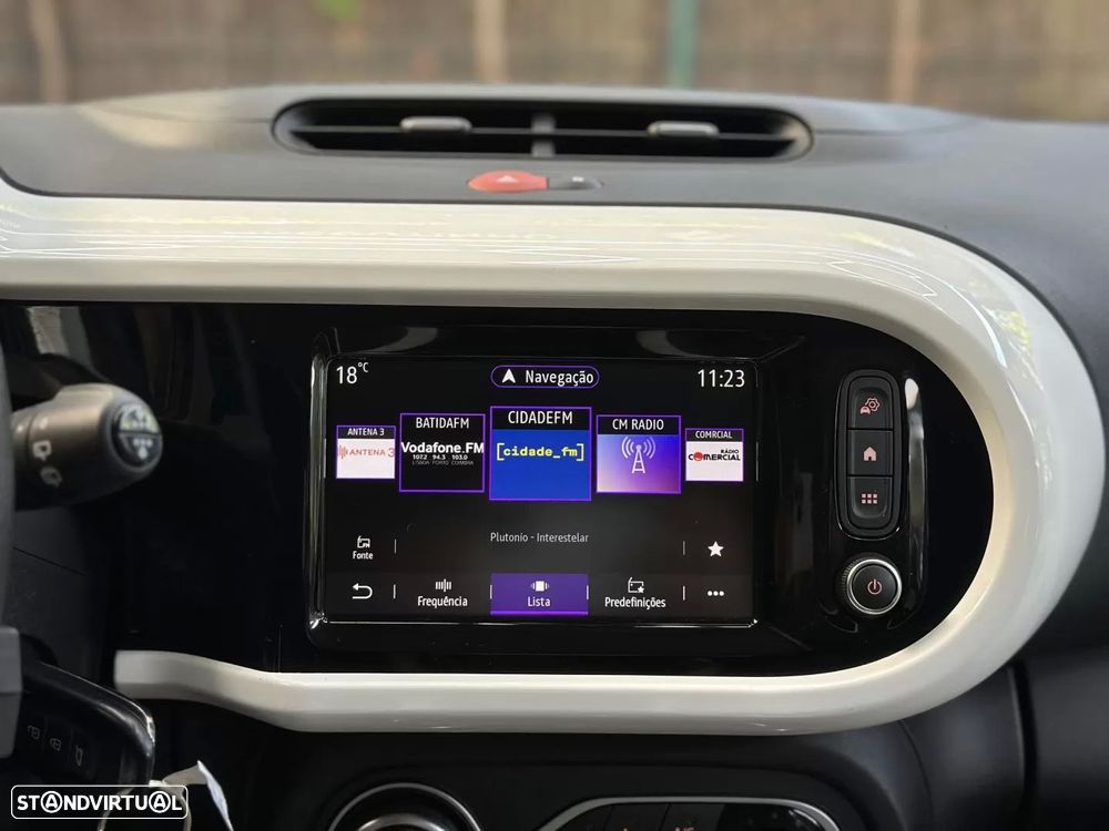 Renault Twingo Z.E. 22 Intens - 19