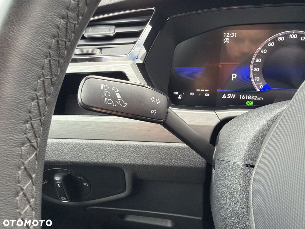 Volkswagen Touran 2.0 TDI BMT Comfortline DSG - 26