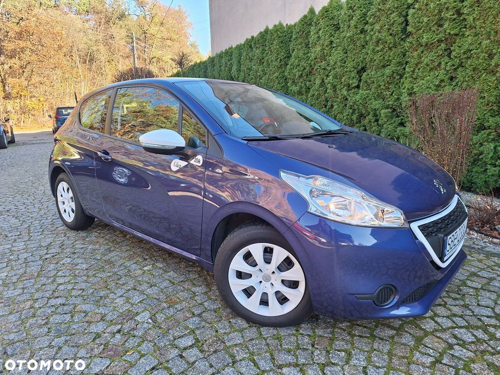 Peugeot 208 - 1