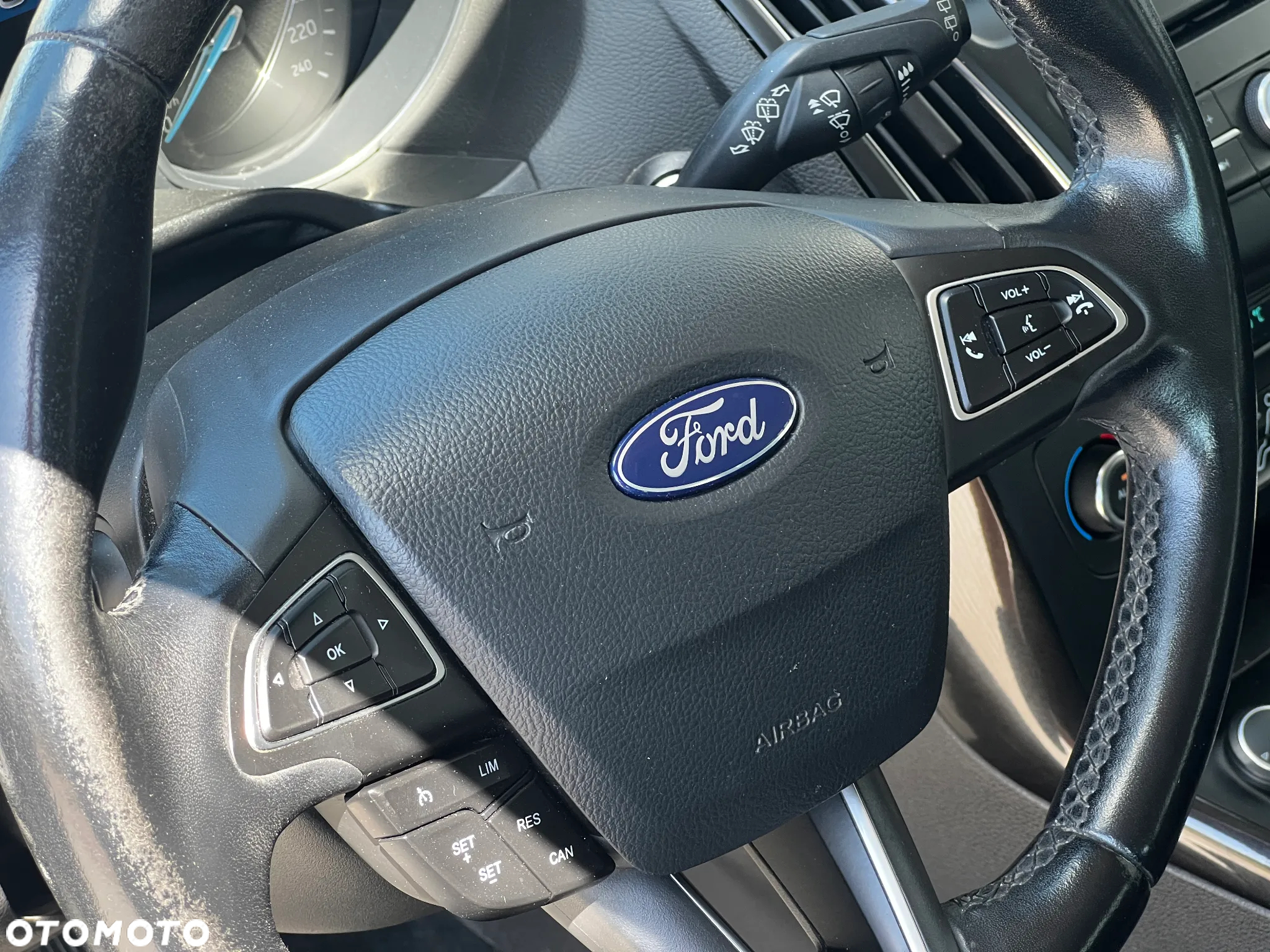 Ford Focus Turnier 1.5 EcoBlue Start-Stopp-System TITANIUM - 19