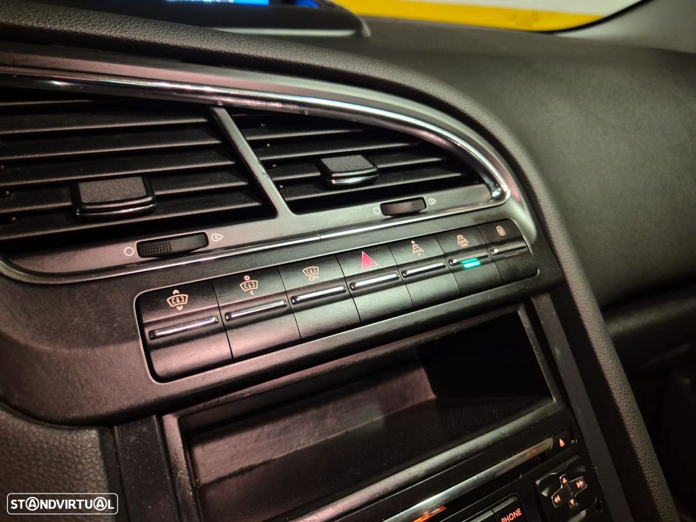 Peugeot 5008 1.6 E-HDi Allure 2-Tronic - 20