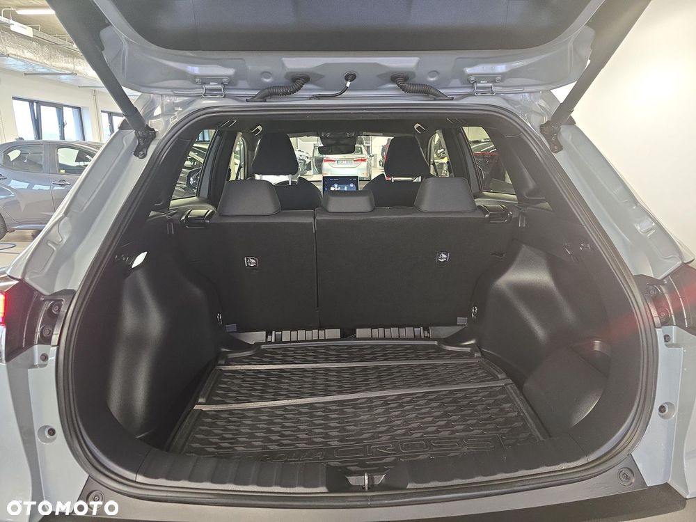 Toyota Corolla Cross - 13