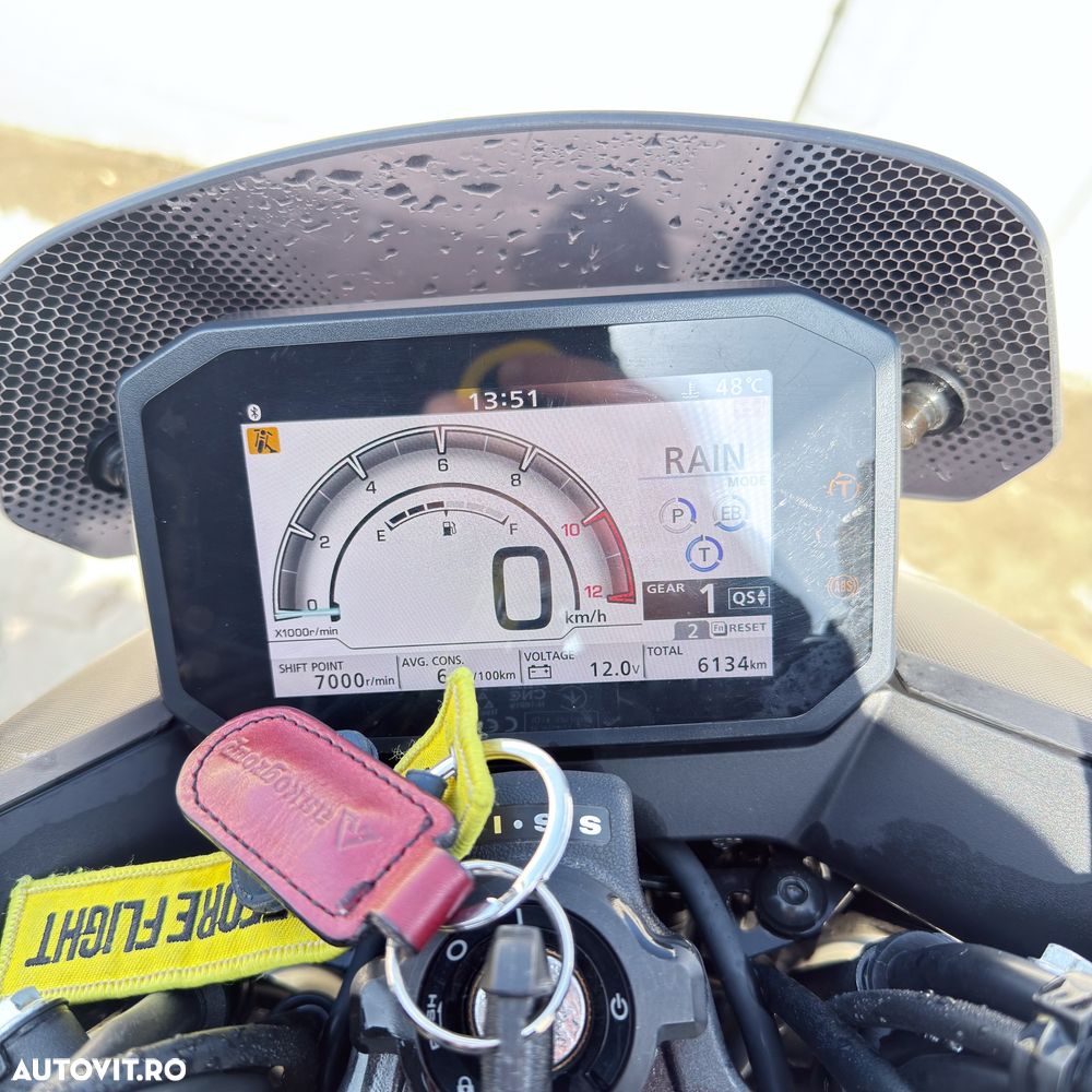 Honda CB 750 Hornet - 8