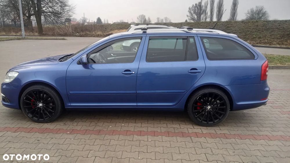 Skoda Octavia Combi 2.0 TDI CR DPF RS - 8