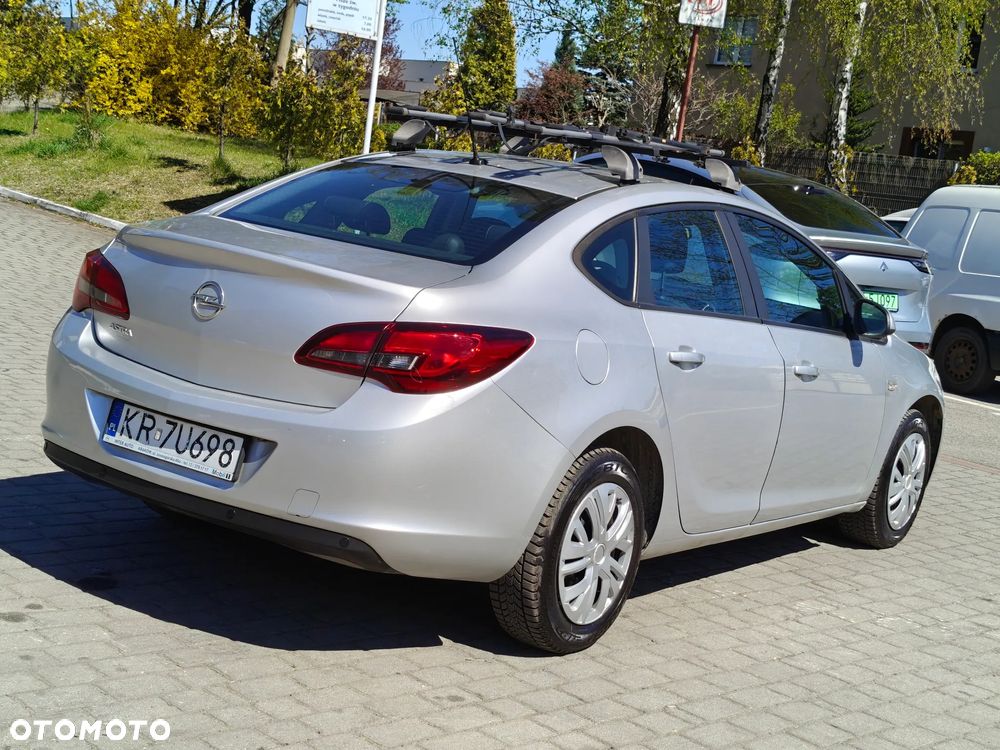 Opel Astra 1.6 Sport - 27
