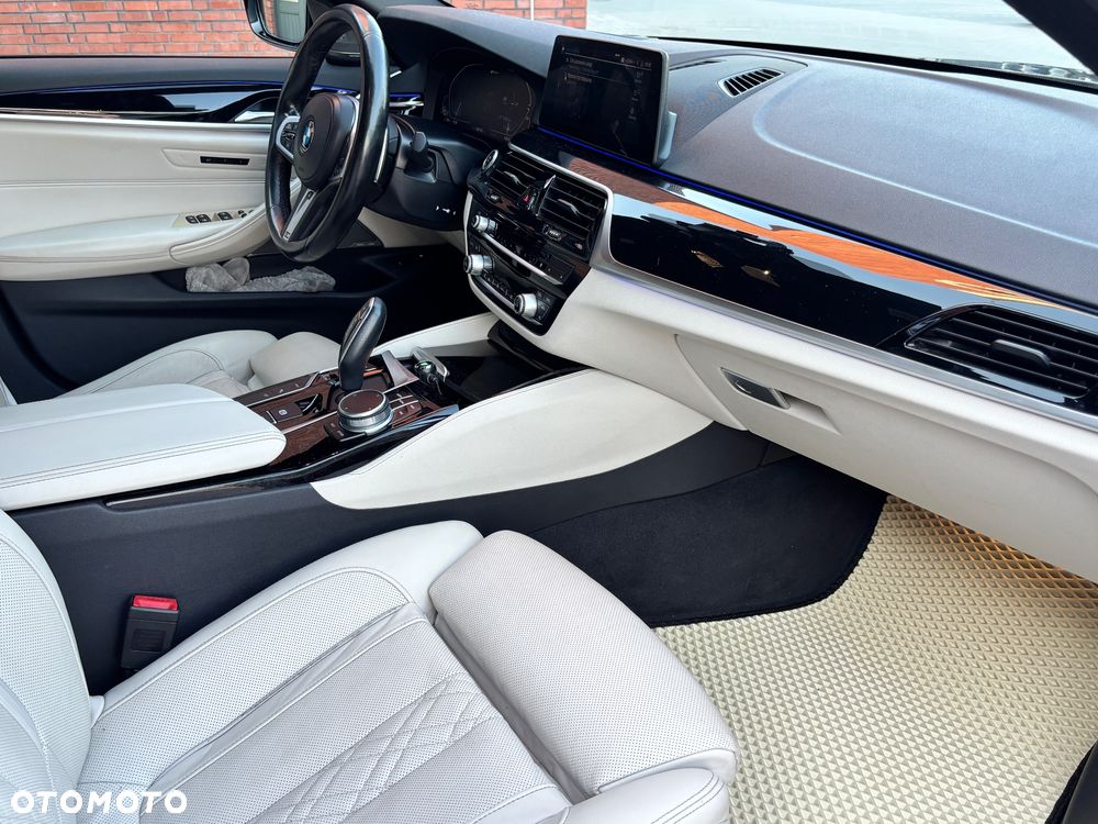 BMW Seria 5 530e M Sport sport - 22