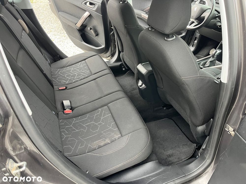 Peugeot 2008 Blue-HDi FAP 100 STOP & START Style - 12