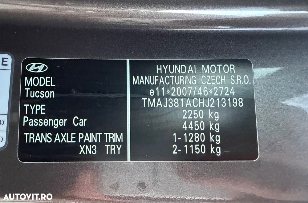 Hyundai Tucson 2.0 CRDI 4WD 6MT Premium - 32
