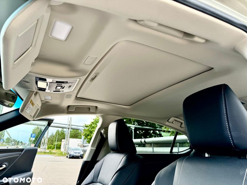 Lexus ES 300h Prestige - 25