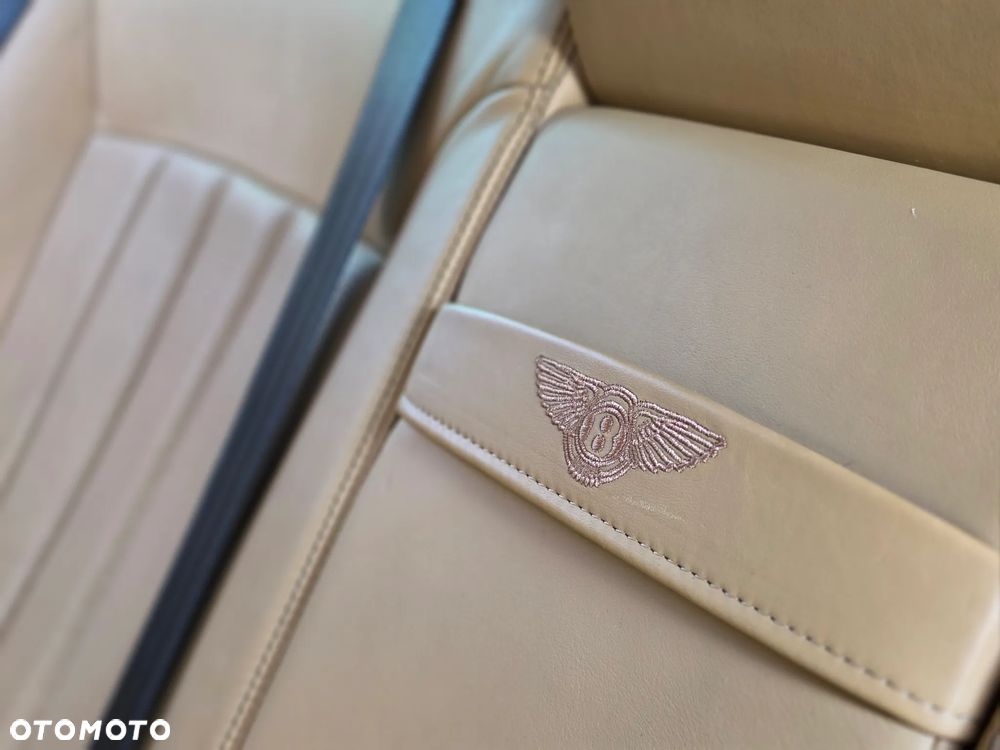 Bentley Flying Spur - 16