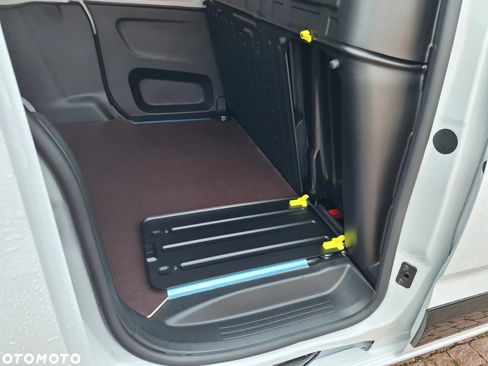 Peugeot Partner Furgon Long 950kg BlueHDi 100 KM S&S M6 - 12