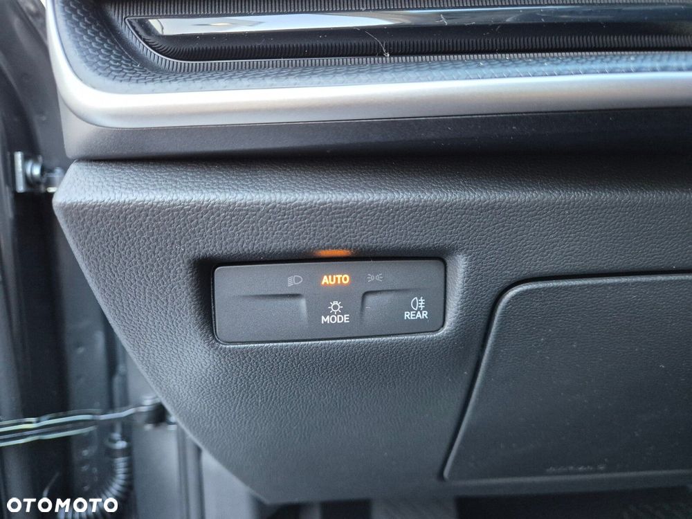 Skoda Superb 2.0 TDI SCR Selection DSG - 21