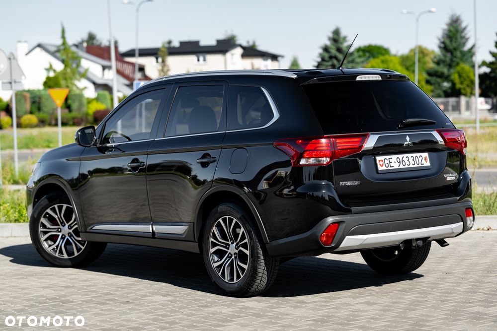 Mitsubishi Outlander 2.2 DI-D 4WD Automatik Invite - 10