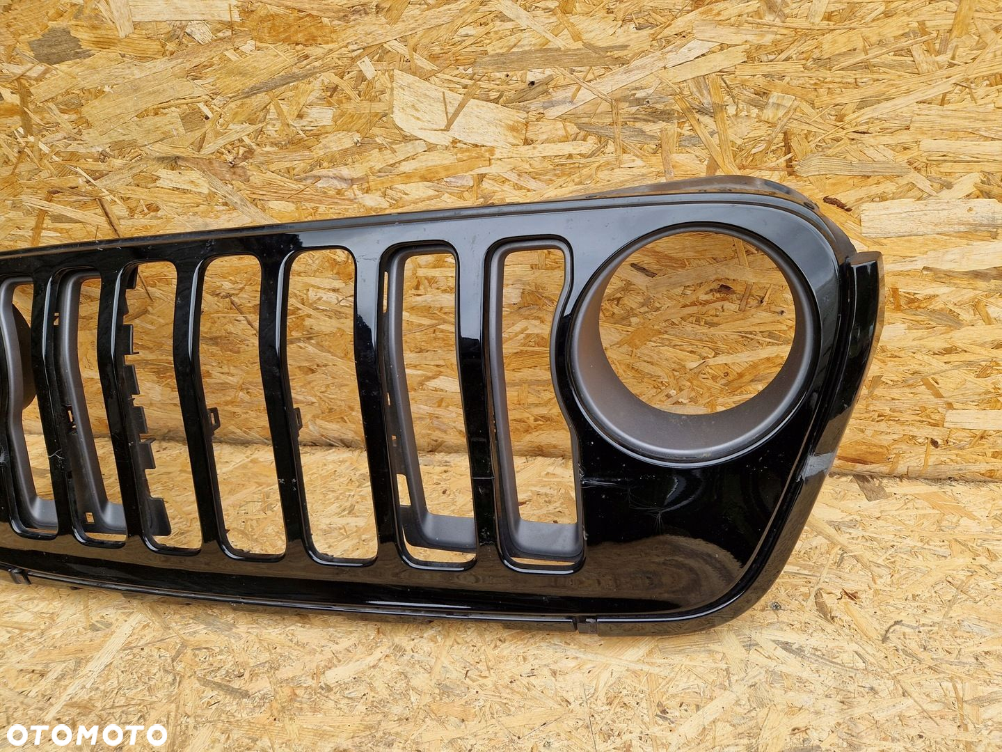 GRILL ATRAPA JEEP WRANGLER JL - 9