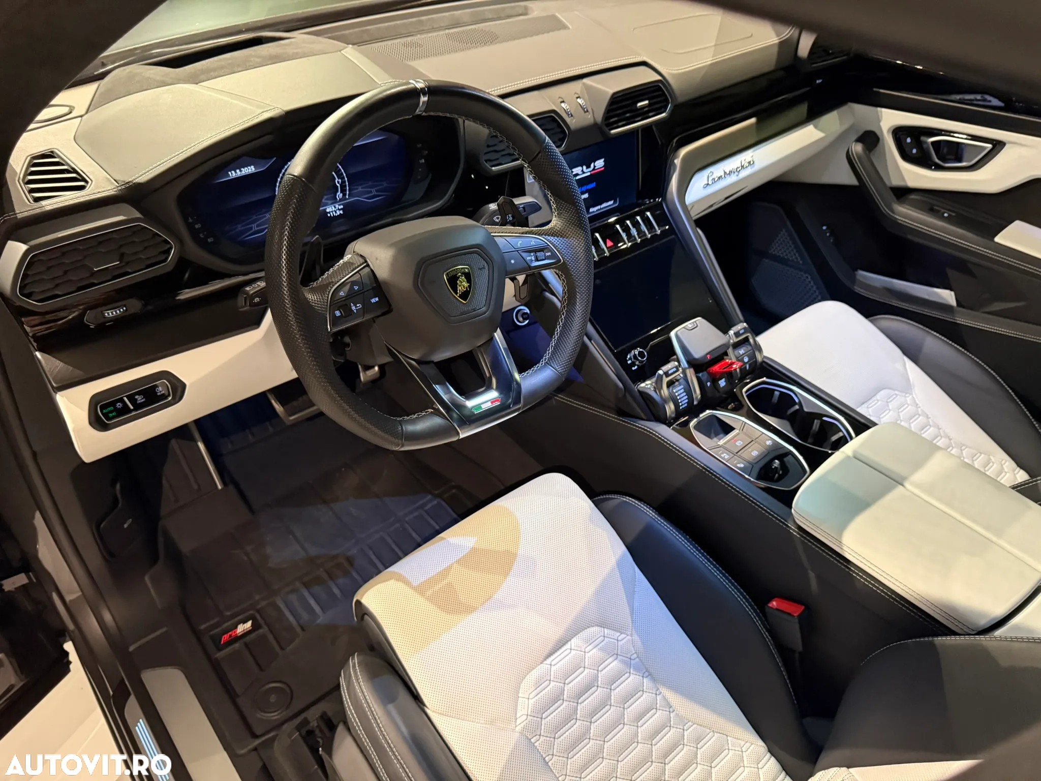Lamborghini URUS - 22