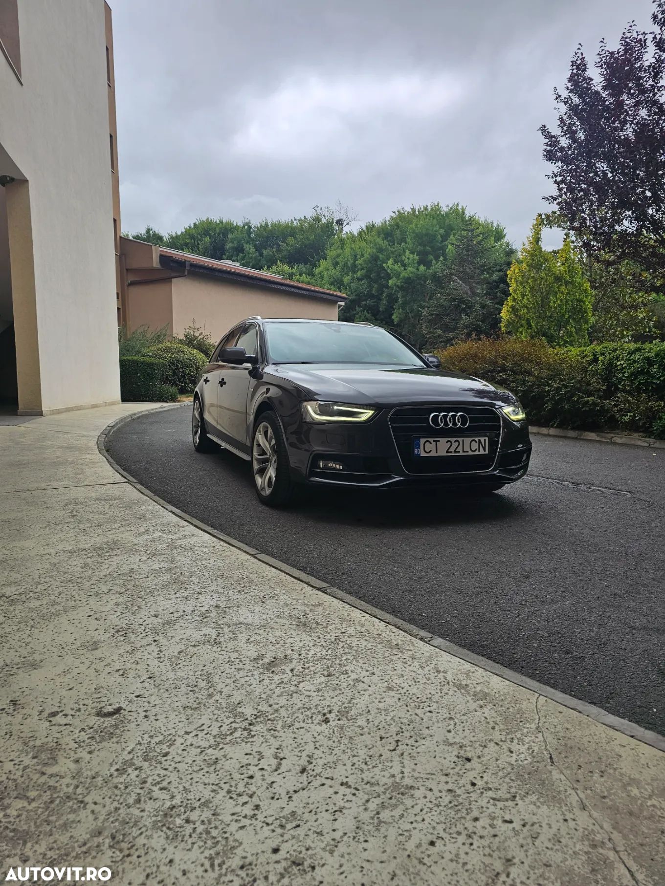Audi A4 Avant 2.0 TDI S tronic - 1