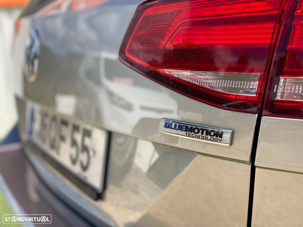 VW Passat Variant 1.6 TDI BlueMotion - 16