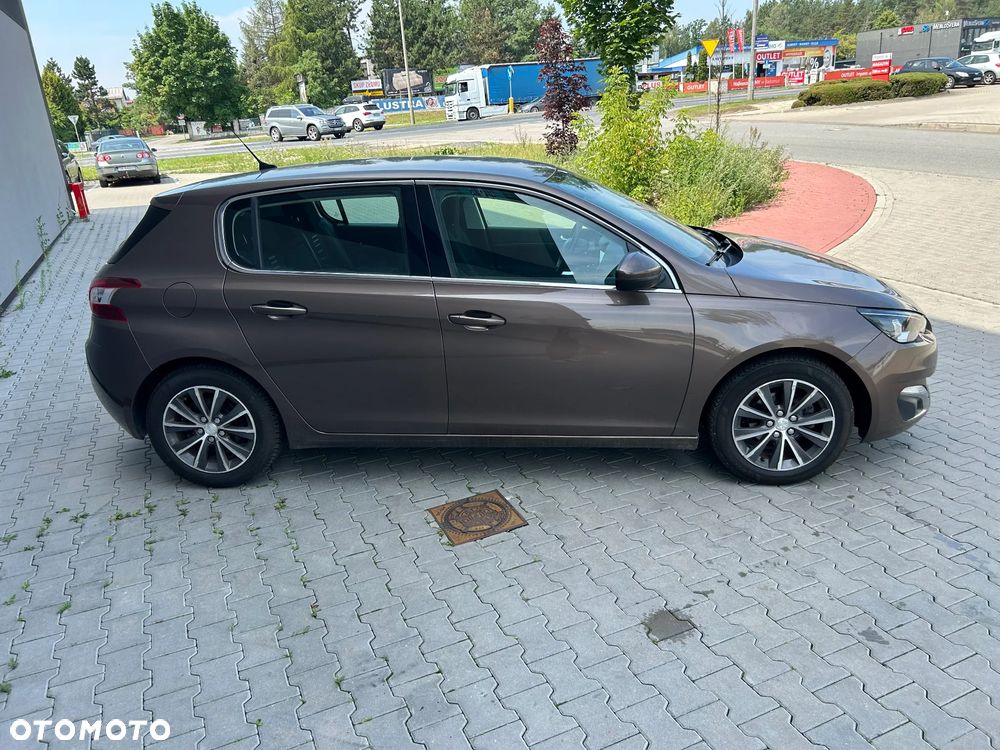 Peugeot 308 - 8
