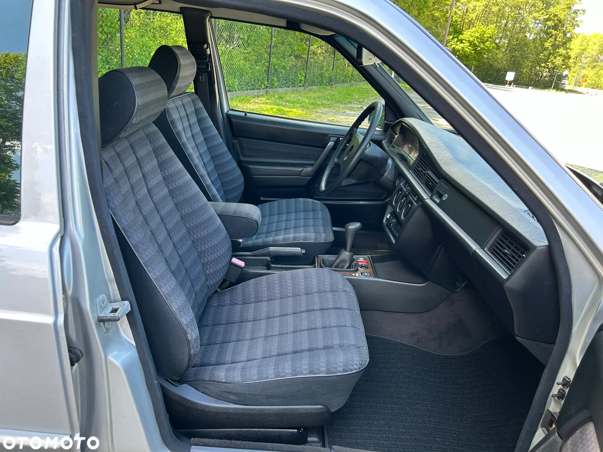 Mercedes-Benz W201 (190) - 13