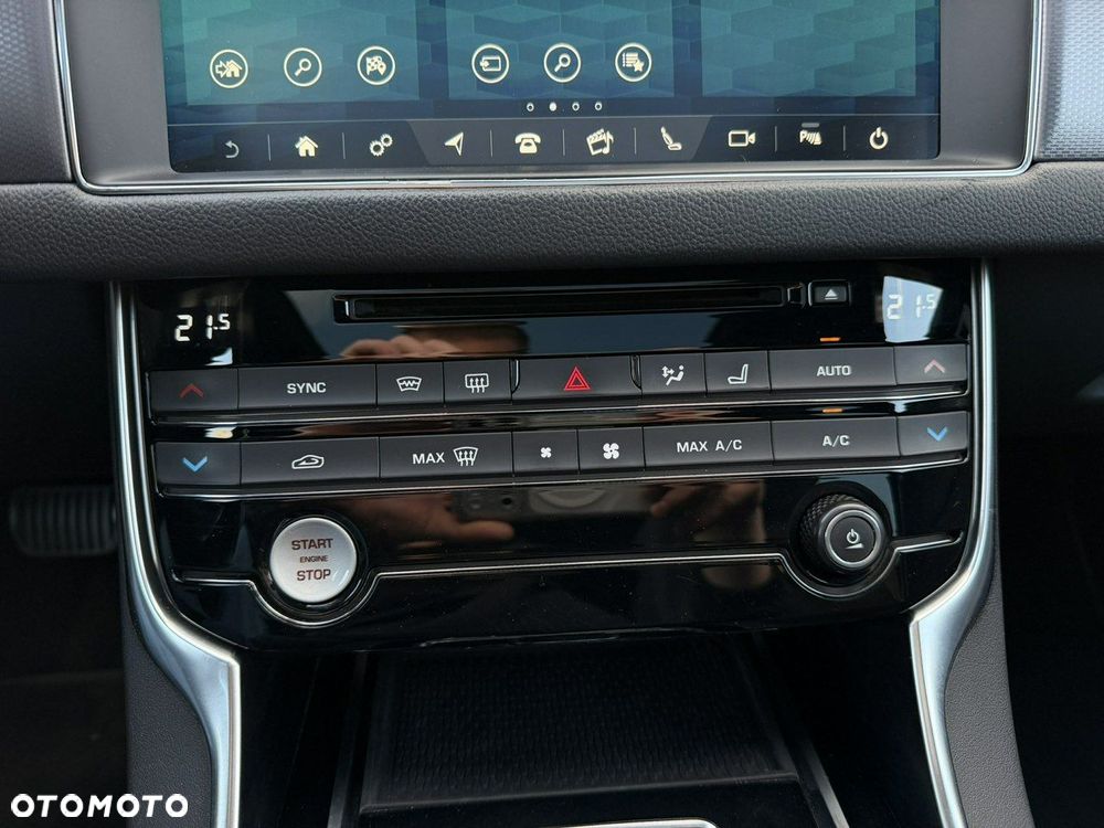 Jaguar XF - 27
