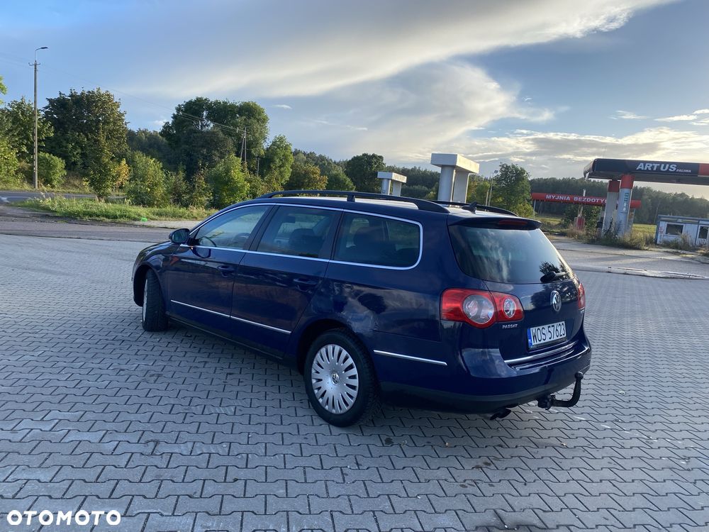 Volkswagen Passat - 4