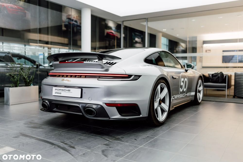 Porsche 911 Turbo 50 Years - 12