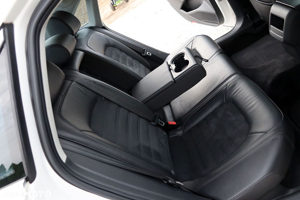 Volkswagen Passat 2.0 TDI DSG Highline - 29