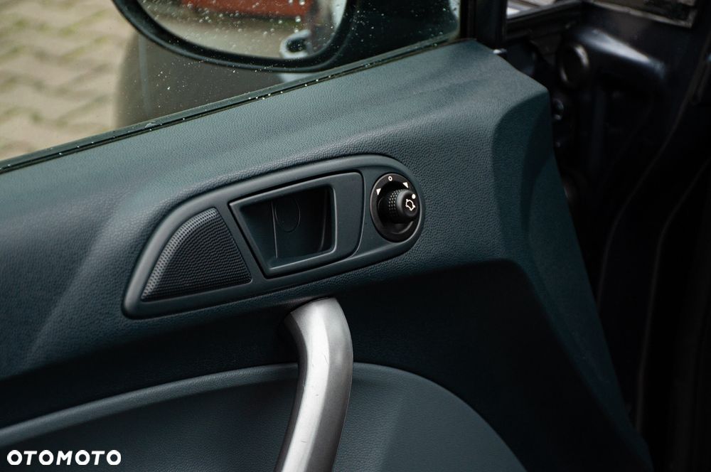 Ford Fiesta 1.4 Champions Edition - 29