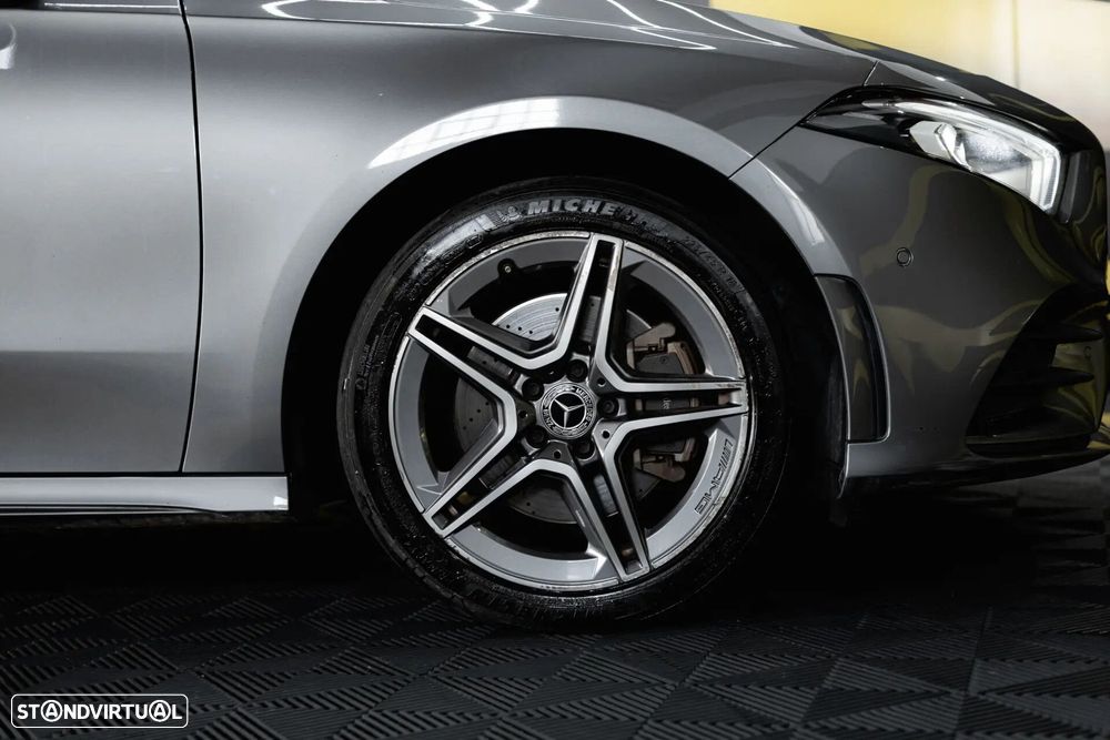 Mercedes-Benz A 250 e 8G-DCT AMG Line - 14