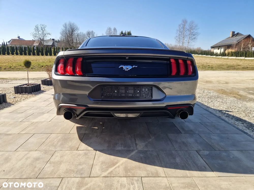Ford Mustang - 10