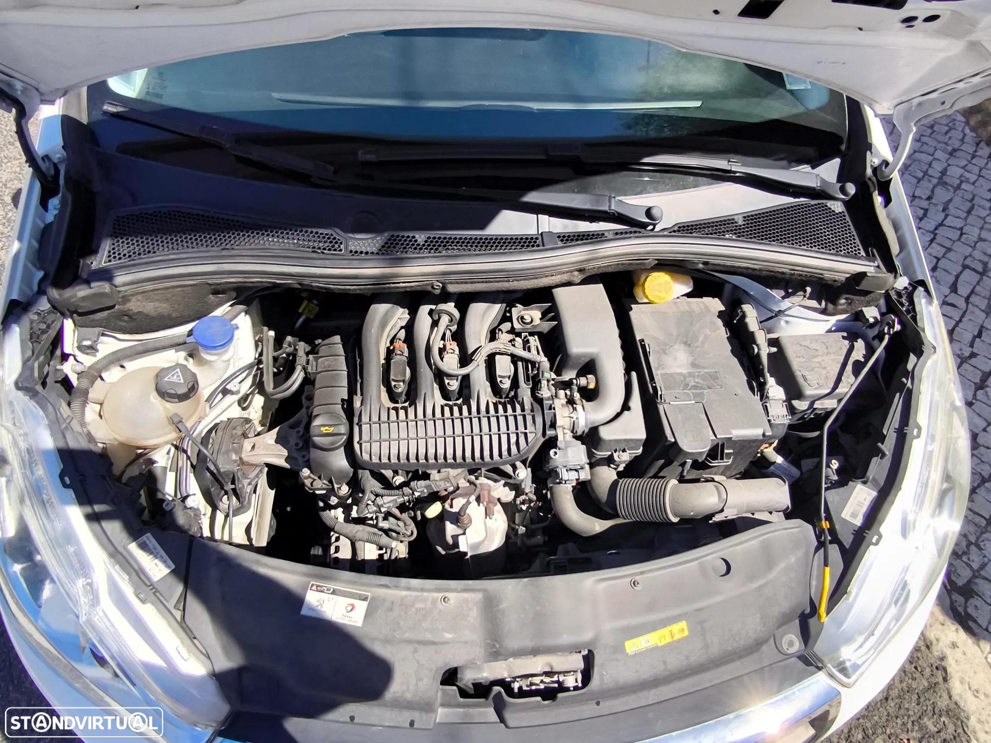 Peugeot 208 1.2 PureTech Signature - 16