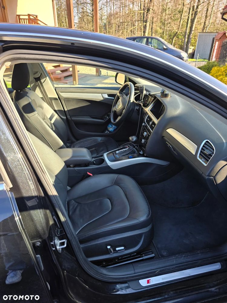 Audi A4 Limousine - 12