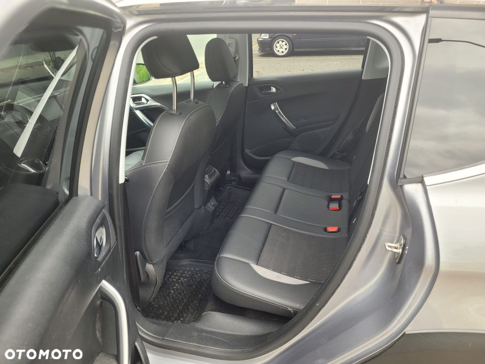 Peugeot 2008 1.2 Pure Tech Allure S&S EAT6 - 10