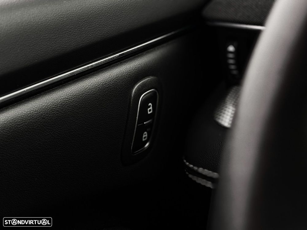 Ford Mustang Mach-E Standard - 23